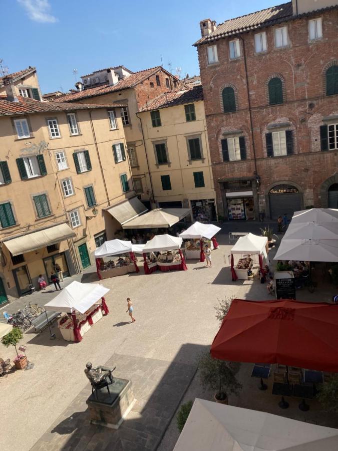 Puccini'S Home, Elegant Apartment In Piazza Puccini Lucca Exterior photo