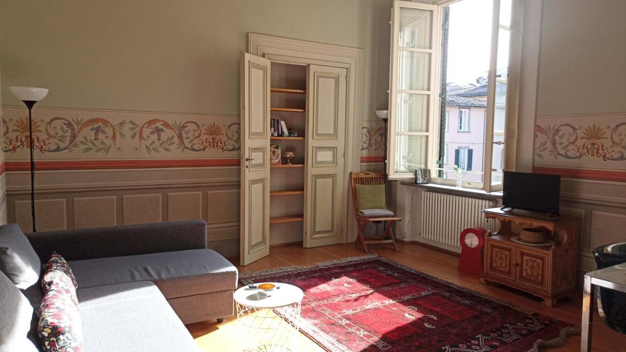Puccini'S Home, Elegant Apartment In Piazza Puccini Lucca Exterior photo