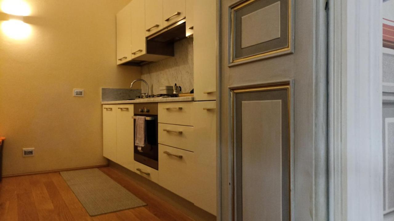 Puccini'S Home, Elegant Apartment In Piazza Puccini Lucca Exterior photo